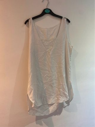 Blusa blanca con encaje