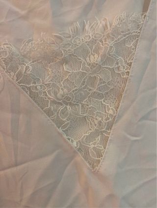 Blusa blanca con encaje