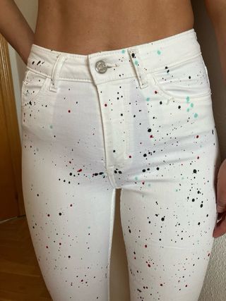 Pantalones MANGO salpicados
