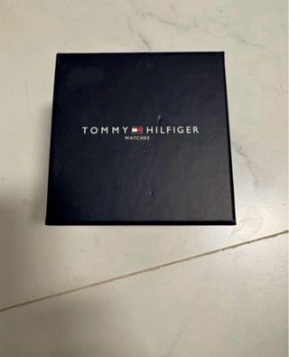Reloj Tommy Hilfiger Negro y Plateado