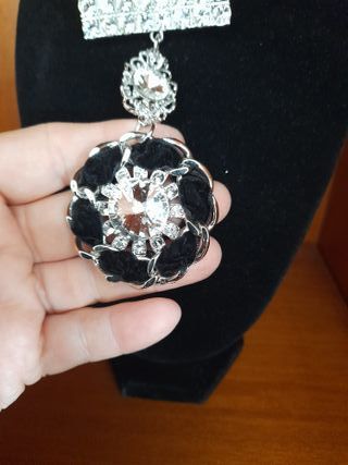 Spilla grande zirconi e nastro velluto nero