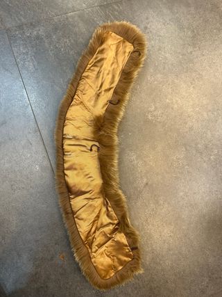 Collo di pelliccia beige e marrone