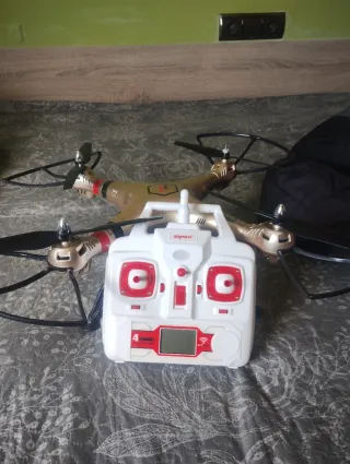 Dron Syma X8HC Dorado con Accidente
