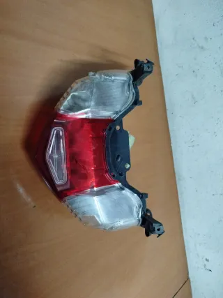 Piloto Trasero Yamaha N-MAX 125 (16-17)