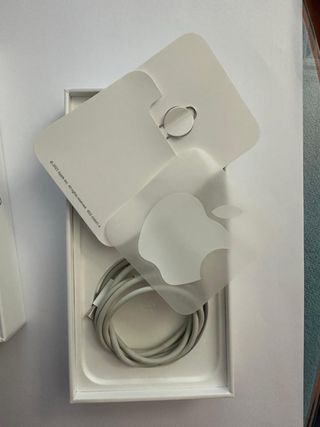 iPhone 13 Blanco 128GB + Funda Transparente