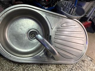 Fregadero de cocina metálico