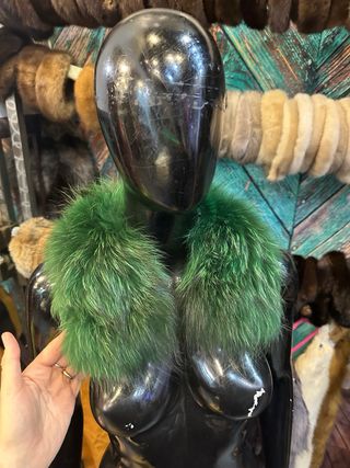 Collo di pelliccia verde