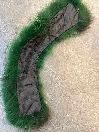 Collo di pelliccia verde