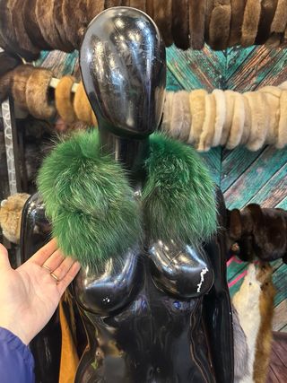 Collo di pelliccia verde