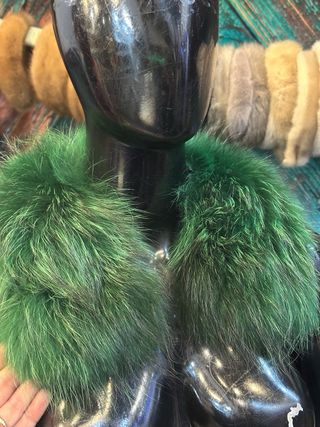 Collo di pelliccia verde