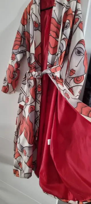 Gabardina larga forrada estampado abstracto