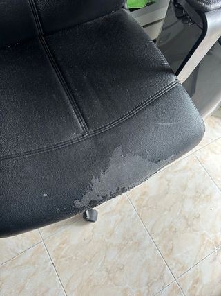 Silla de estudio de piel sintética negra