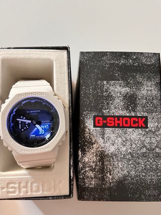 G-Shock GA-2100-7A Blanco еn excelente estado