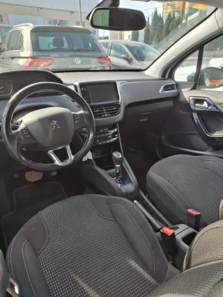 Peugeot 208 64mil km!!