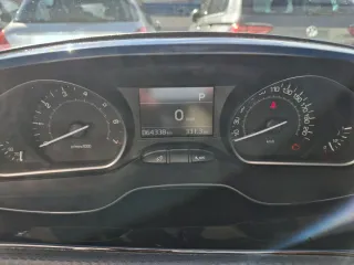 Peugeot 208 64mil km!!