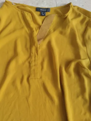 Camisa amarilla manga larga