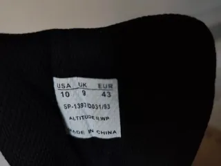 Botas de montaña y campo hombre. Talla 43