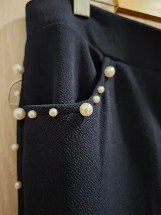 Pantalón Azul Marino con Perlas Laterales