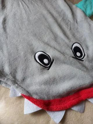 Coperta sacco a pelo a forma di squalo