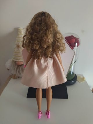 Barbie Curvy Pelo Rizado Vestido Fiesta