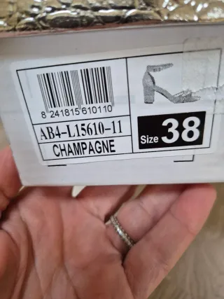 Sandali Fashion Nova champagne