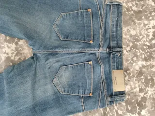 Pantalón vaquero elástico Stradivarius