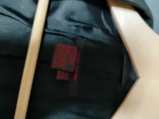 Gabardina de cuero negra