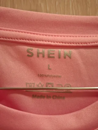 Camiseta Crop Top Rosa con Corazón - Talla L