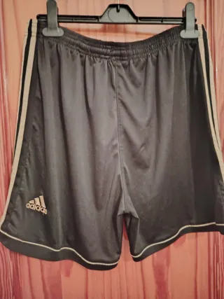 Pantalón corto deportivo Real Madrid negro