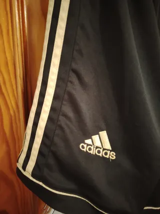 Pantalón corto deportivo Real Madrid negro