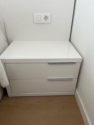 Cabecero y 2 mesitas de noche