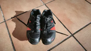 Zapatillas Nike Atletismo Talla 36 Negras Rojas