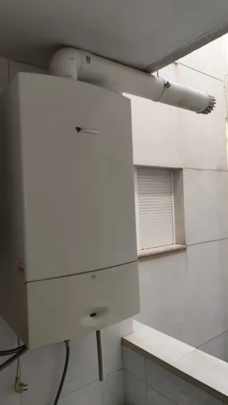 Caldera Junkers + Radiadores Calefacción