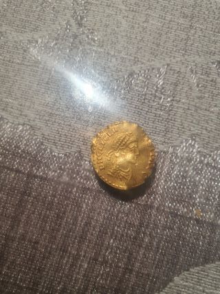 Moneda de oro antigua