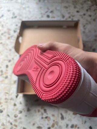 Precio negociable Nike Air Force 1 Caja Gris