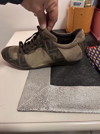 Scarpe Fendi con banda monogram