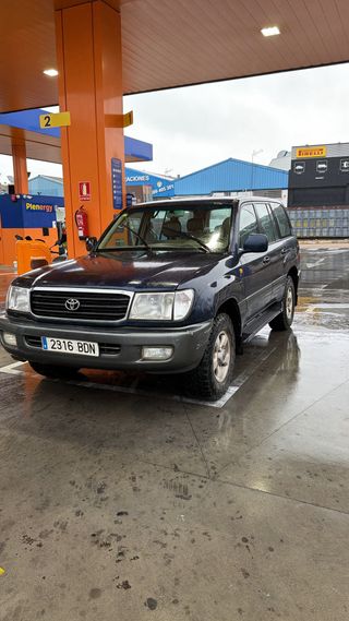 Toyota Land Cruiser 100 2001