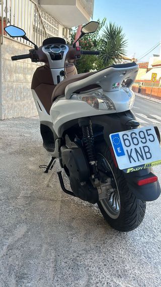 Piaggio Beverly 300