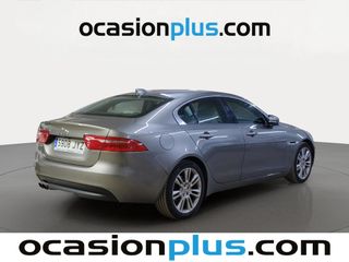 Jaguar XE 2.0 Diesel Pure RWD Auto 132 kW (180 CV)
