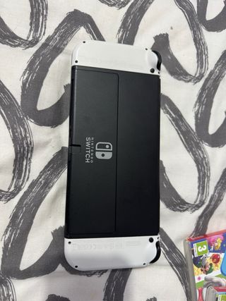 Nintendo Switch OLED Bianca + Giochi