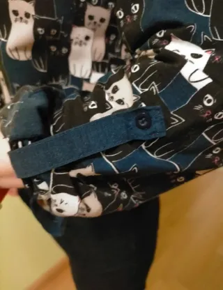 Blusa Anany con estampado de gatos