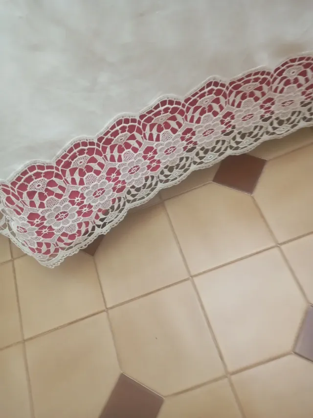 Colcha lino bordada encaje artesanal cama 1,80