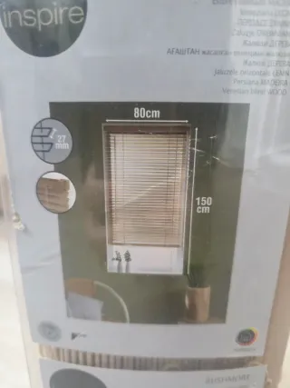 Persiana Veneciana madera color natural.