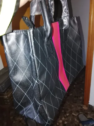 Bolso Mary Kay Negro y Rosa