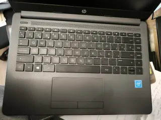 Ordenador portátil HP 240 G8 Notebook PC