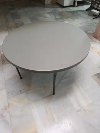 Mesa redonda plegable gris