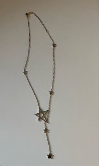 Collar de estrellas plateado