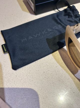 Gafas de sol beige y marrones