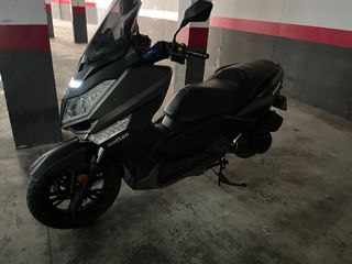 Wottan Storm 125cc Maxiscooter Negra