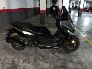 Wottan Storm 125cc Maxiscooter Negra